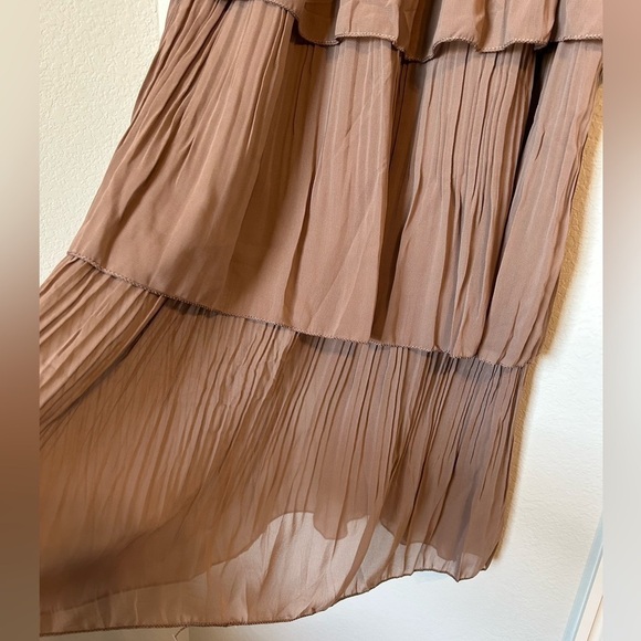 Elegant Tan Midi Skirt - Picture 4 of 5